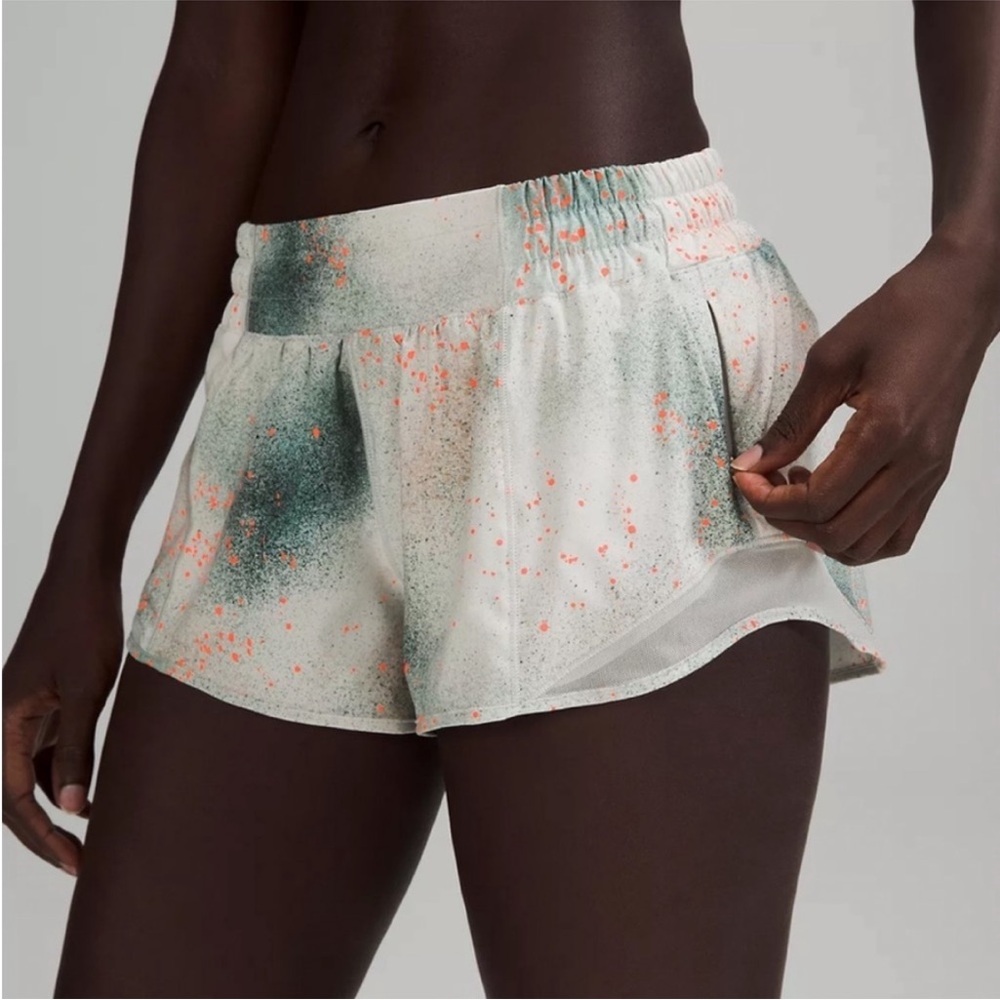 NWT Lululemon Hotty Hot Low Rise Short 2.5” inseam *LAST ONE*